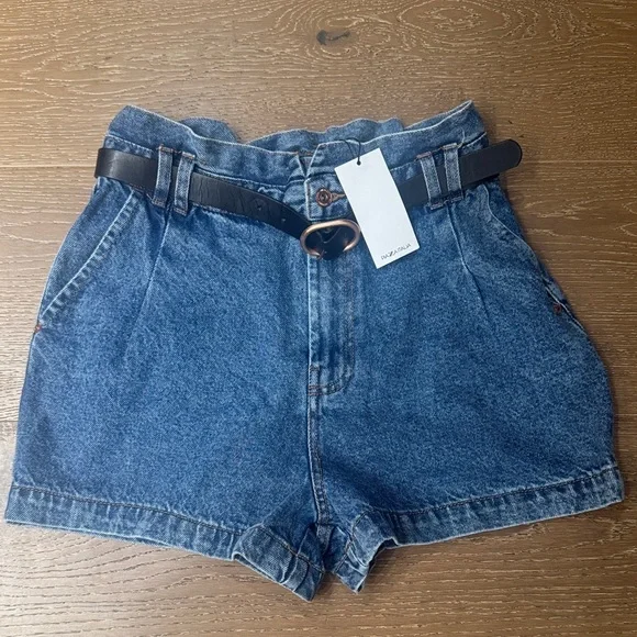 NWT Piaza Italia High Waisted Paperbag Denim Shorts with Belt Size M - Picture 1 of 8